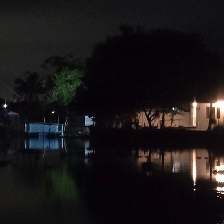 Pradeep'S Backwater Villa Kochi Εξωτερικό φωτογραφία